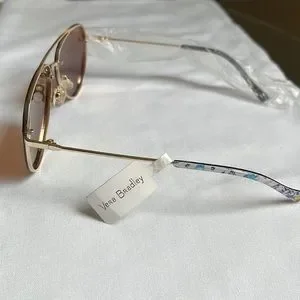 VERA BRADLEY KIRA POLARIZED 60 14 140 rimless gold frame, rose/gold mirror lens Rose Gold Rose Eyeglasses | Clarkson Eyecare main image 3